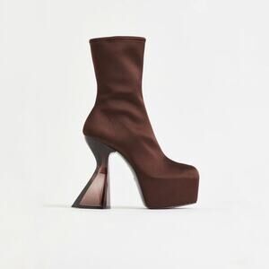NWT H&M Satin Platform Boots in Brown Metaverse Design Story AW22 | Size 8
